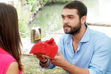 Sinan'dan Pelin'e romantik sürpriz!