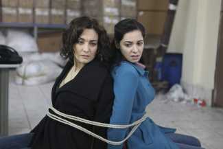 Hande ve Zehra’nın başı büyük beladadır...