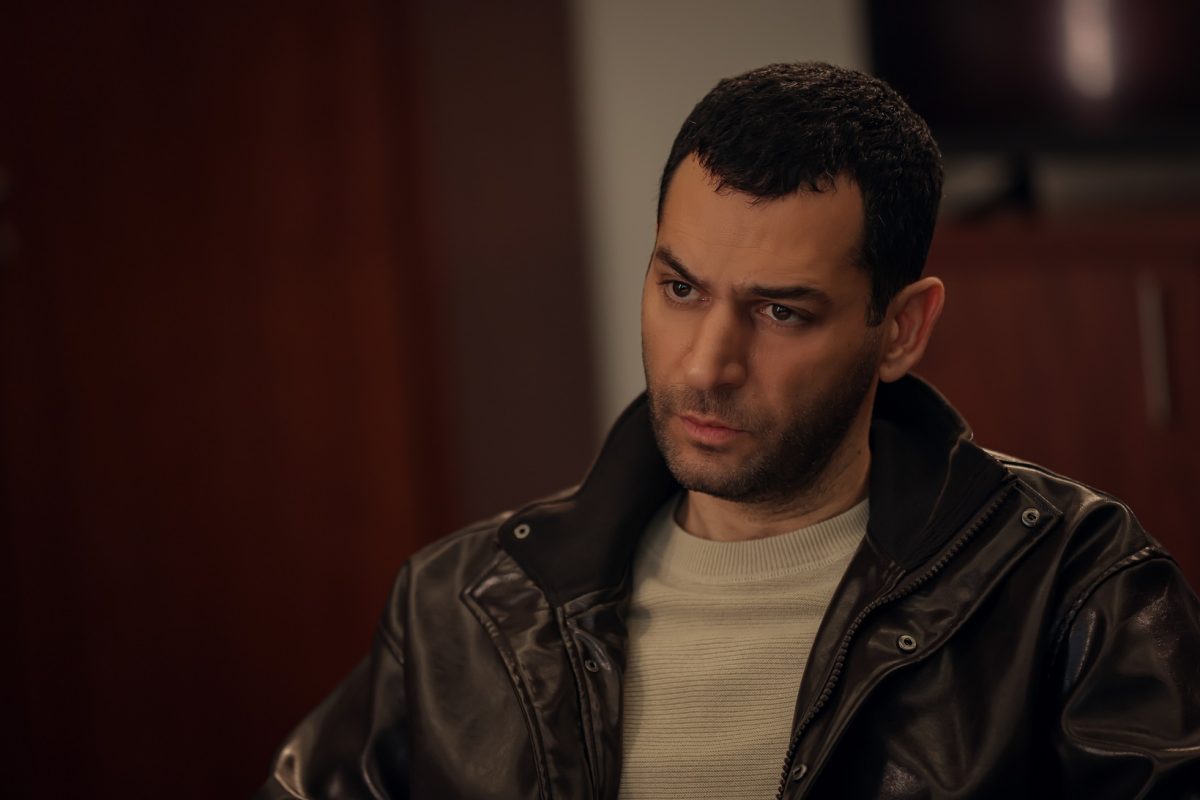 Ömer düşmana karşı tetikte!