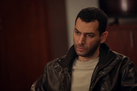 Ömer düşmana karşı tetikte!