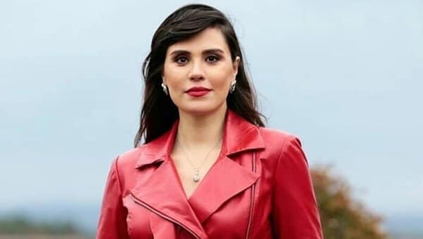 Şebnem Aksak Sarmaşık'ta!