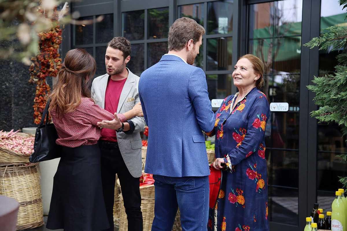 Yüksek Sosyete'de işler karışıyor