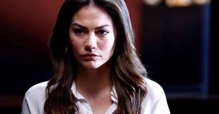 Doğduğun Ev Kaderindir Zeynep (Demet Özdemir) kimdir?