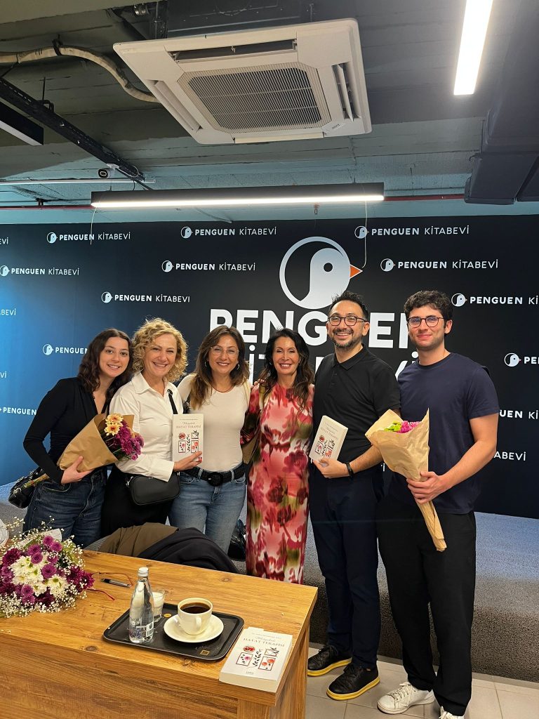 Dr. Hülya İskenderoğlu okuyucularıyla buluştu!