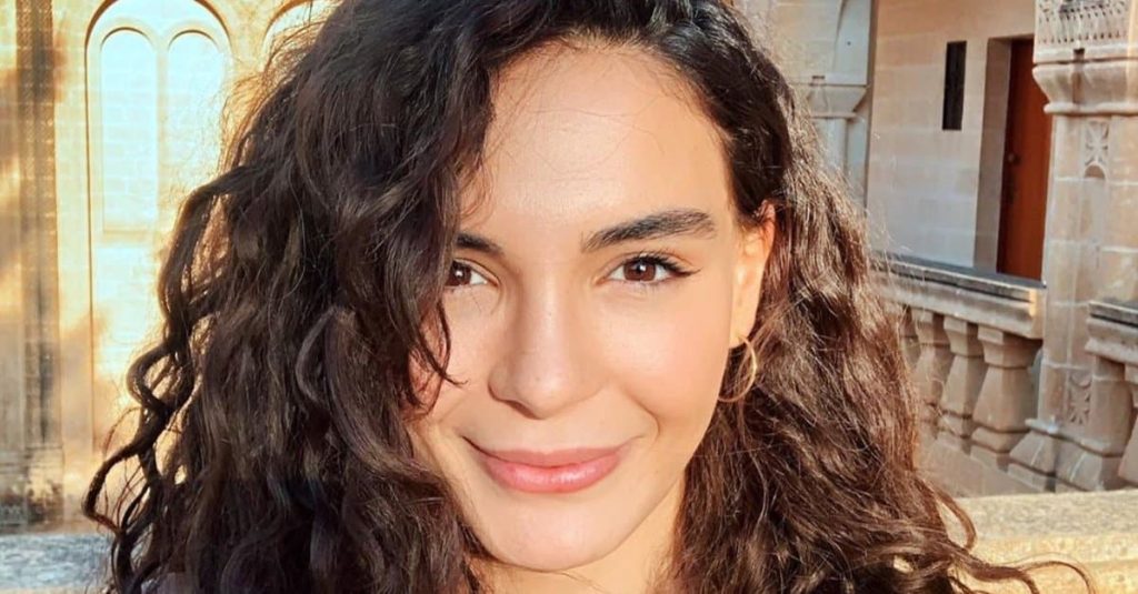 Ebru Şahin Yılın En İyi Kadın Oyuncusu seçildi!