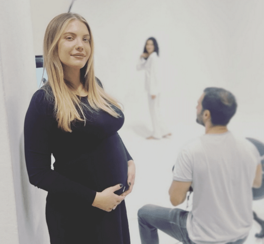 Eda Ece'den ilk aile pozu!