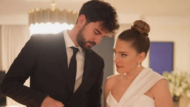 Eda Ece'nin soyadını öğrenenler şokta! Davetiyesi...