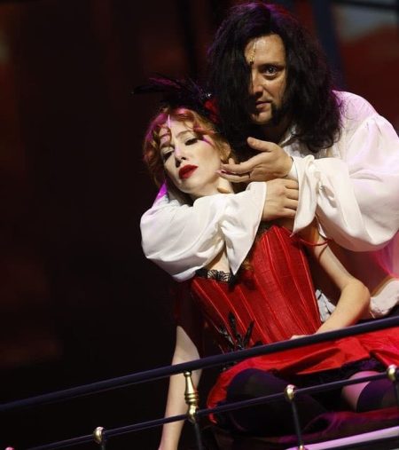 Elçin Sangu "Jekyll and Hyde" müzikalinden çıkarıldı!