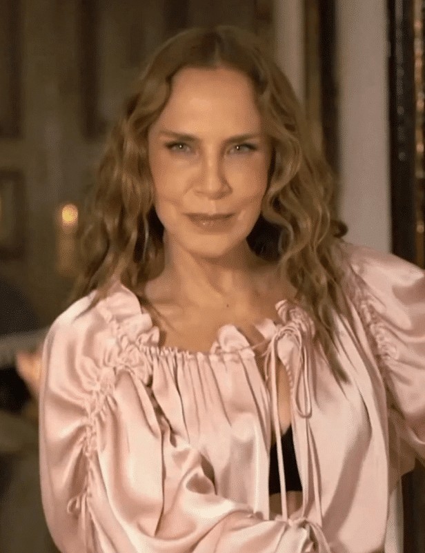 Eleştirilerin odağı olmuştu: Sertab Erener’den ne yanıt geldi? Eleştirilerin odağı olmuştu: Sertab Erener'den ne yanıt geldi?