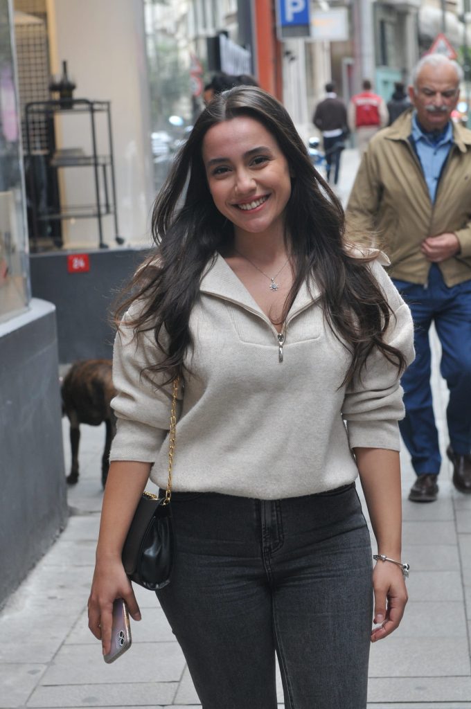 Elif Hilal Yalçın ''Fahriye Evcen'e benzetilmek tatlı bir an''