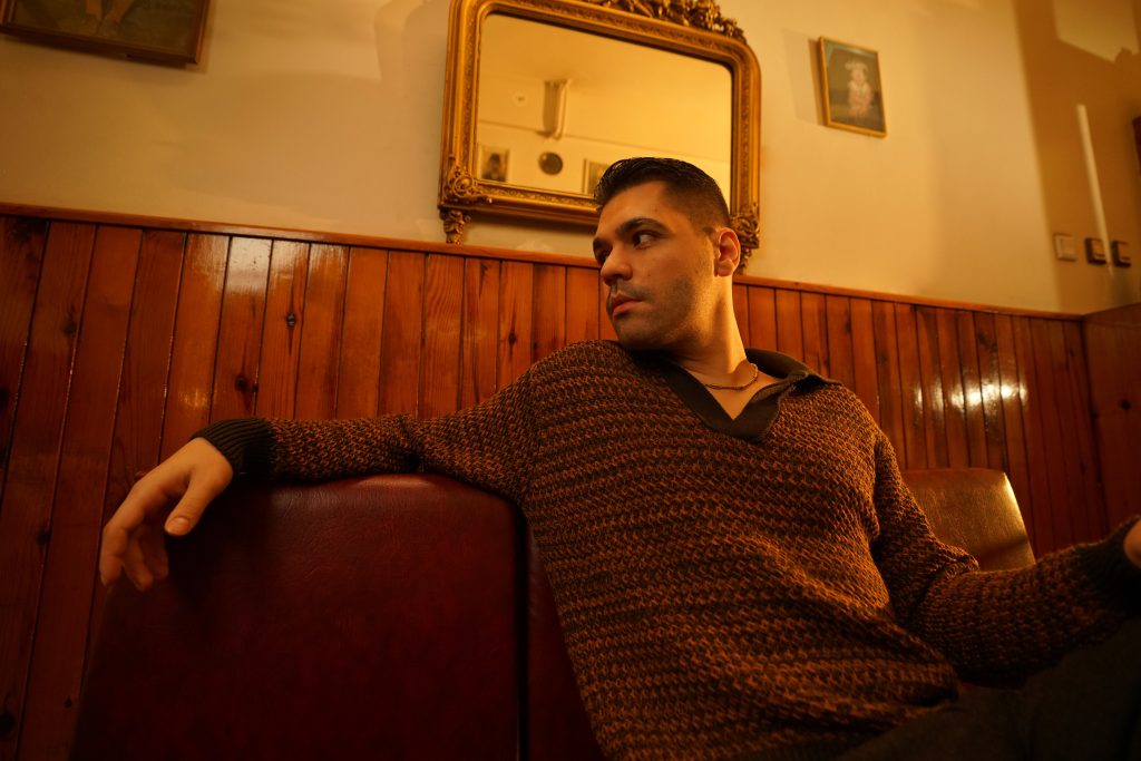 Emir Can İğrek'ten sürpriz single!