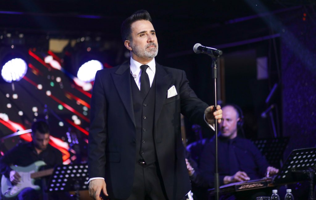 Emrah özel uçakla dünya turuna çıkıyor