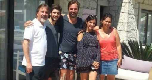 Engin Altan'dan Neslişah Alkoçlar'a annelik hediyesi