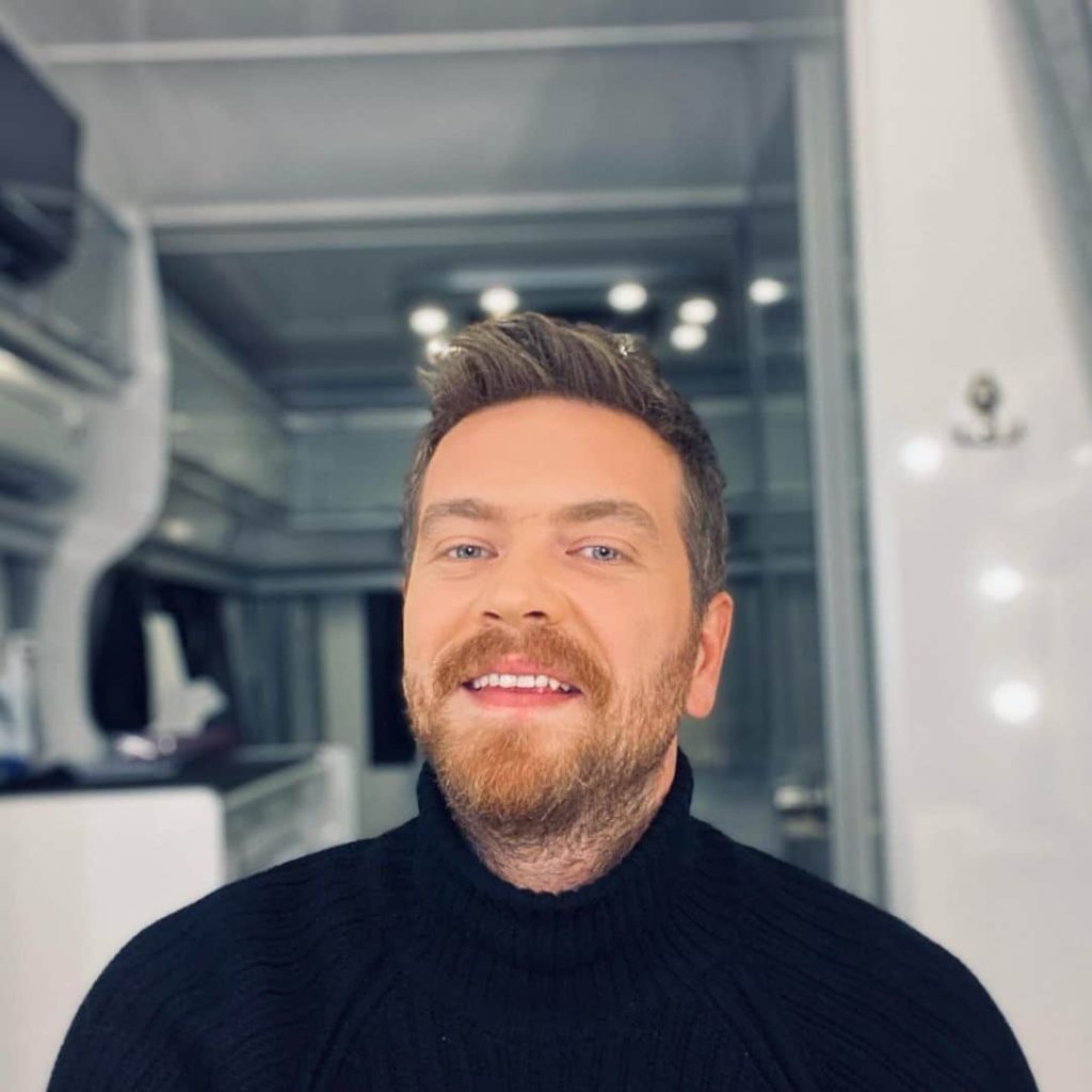 Engin Öztürk'ten aşk haberlerine yanıt: "Heyecan yaptım!"