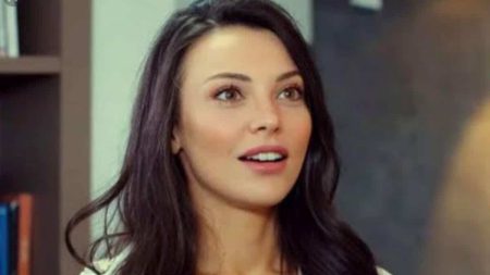 Erdal Beşikçioğlu'nun yeni dizisine Tuvana Türkay da katıldı!