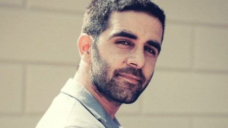 Erol Afşin Kırmızı Oda'ya konuk oluyor!