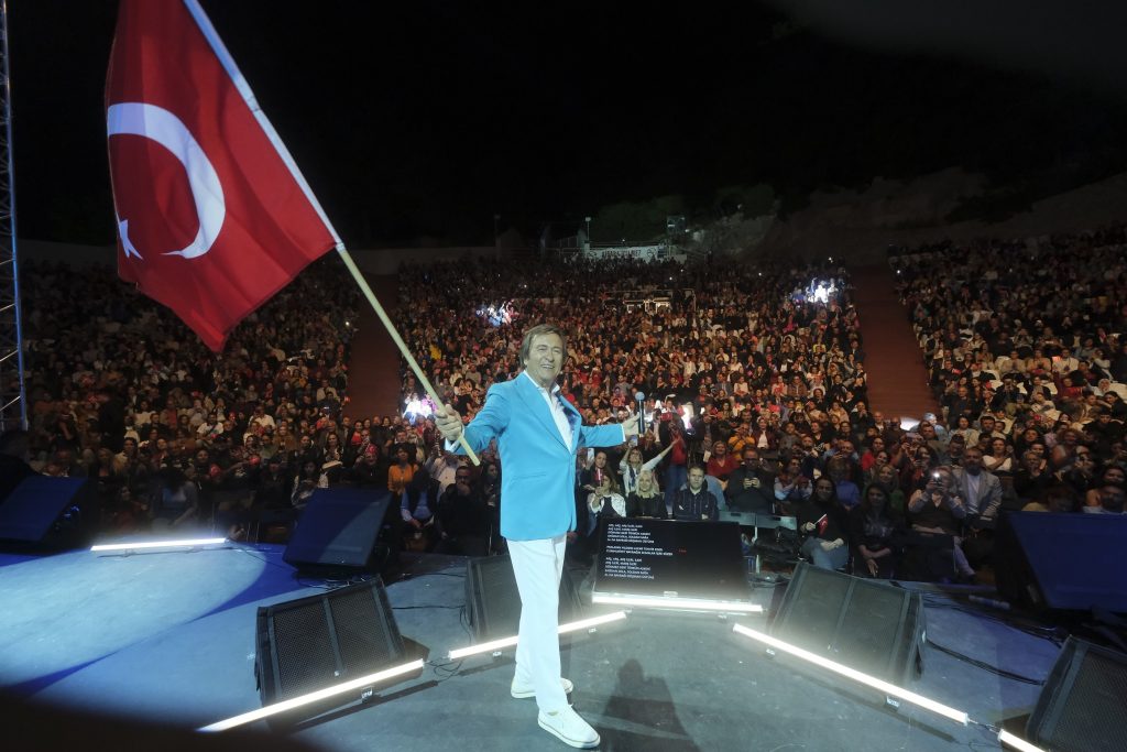 Erol Evgin’den muhteşem final!