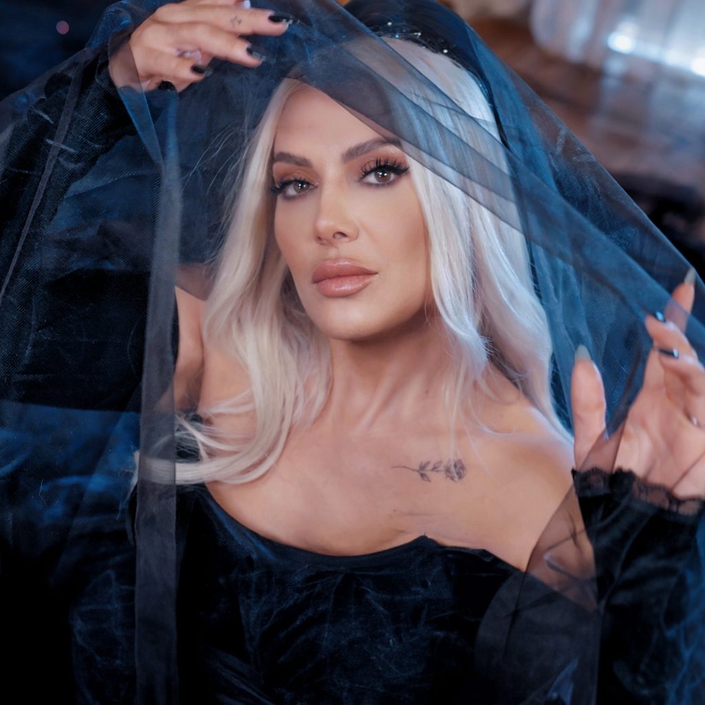 Esra Özmen 'Oyuncak Gibi' ile kalplere dokunacak