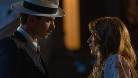 Esra ve Halit'le zamanda yepyeni bir yolculuğa hazır mısınız? Pera Palas'ta Gece Yarısı 2. Sezonuyla şimdi Netflix’te!