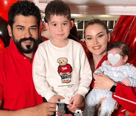 Fahriye Evcen oğlunun yüzünü ilk kez gösterdi