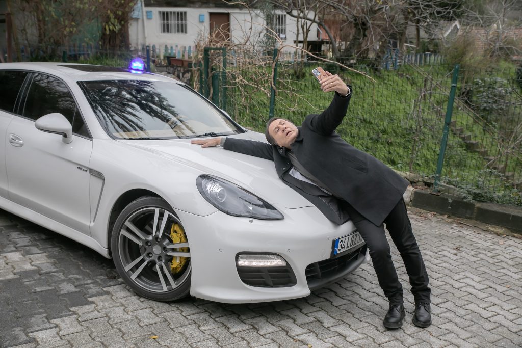 Fenomenlerin el konulan lüks araçları bu hafta Arka Sokaklar’da!