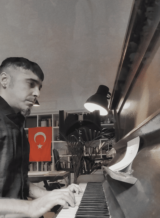 Ferman Akgül'den "Bu da benden" paylaşımı!