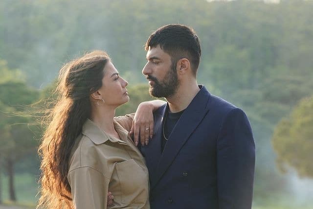Fox'un sevilen dizisi Adım Farah'ın yeni sezon çekimleri başladı! Kadroda flaş değişiklikler!
