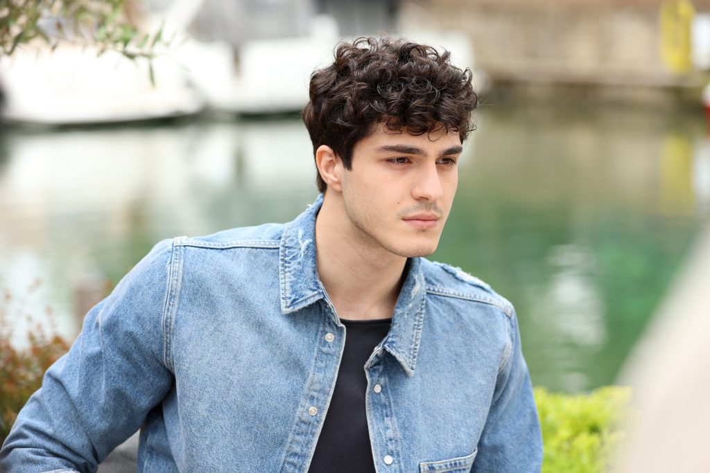 Genç ve başarılı oyuncu Enes Koçak