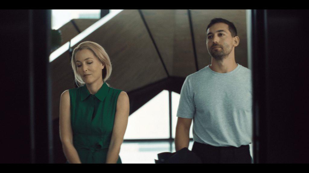 Gillian Anderson ve Dali Benssalah marka yüzü oldu Gillian Anderson ve Dali Benssalah marka yüzü oldu