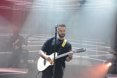 Gökhan Özen hayranlarını yağmur durduramadı!