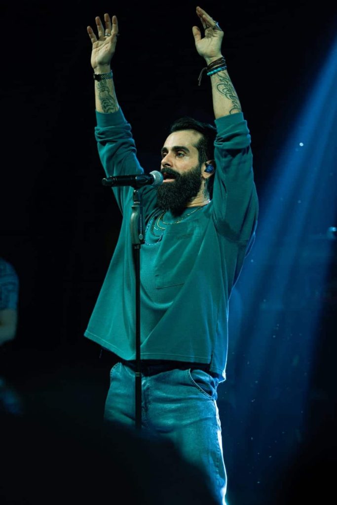 Gökhan Türkmen'den depremzedelere büyük destek!
