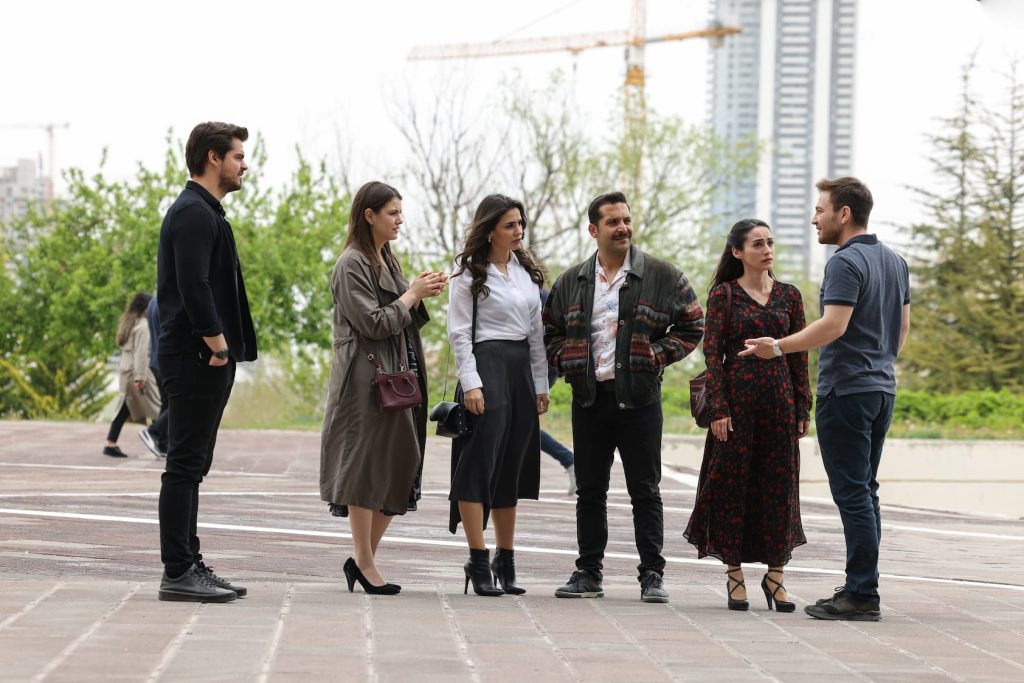 Gönül Dağı 139. Bölümde Amcaoğulları TRT'ye çıktı! Kenan
