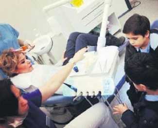 Gülben Ergen'e oğullarından destek!