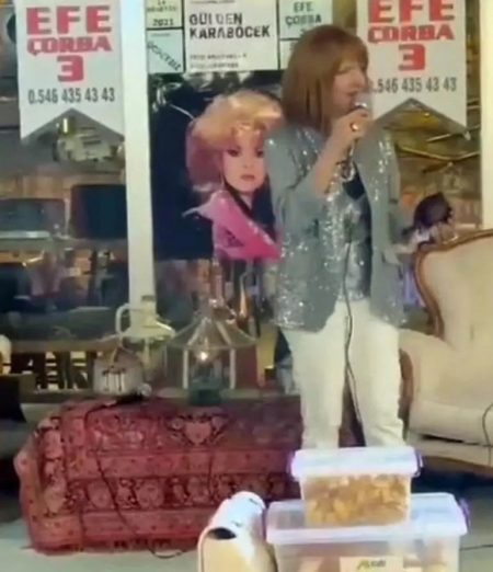 Gülden Karaböcek çorbacıda sahne aldı! Tepki gösteren Demet Akalın'a cevap Tuğba Ekinci'den geldi...