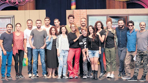 Güldür Güldür Show'a iki bomba isim dahil oldu ve çekimler başladı!