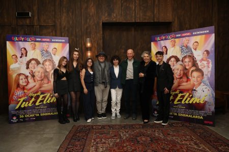 Güldüy Güldüy Show'dan "Haydi Tut Elimi"nin ilk gösterimine ünlü akını yaşandı