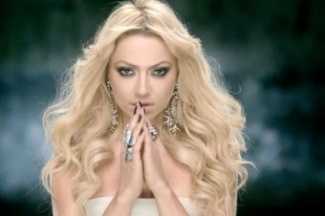 Hadise reklamlardan servet kazanıyor!