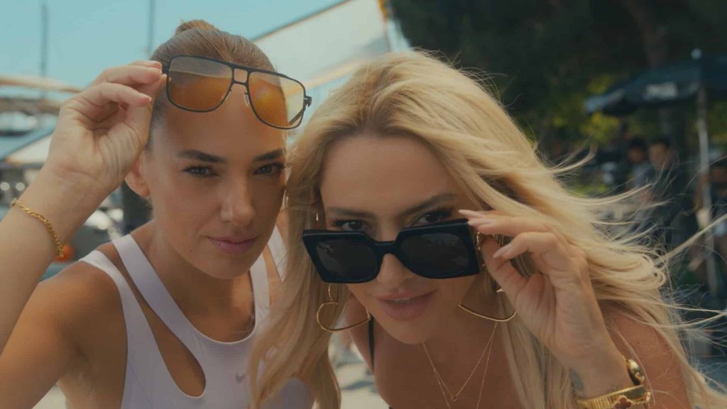 Hadise ve Seda Bakan’ın başrolünde olduğu yeni dizi  “Esas Oğlan’’ yakında sadece GAİN’de!