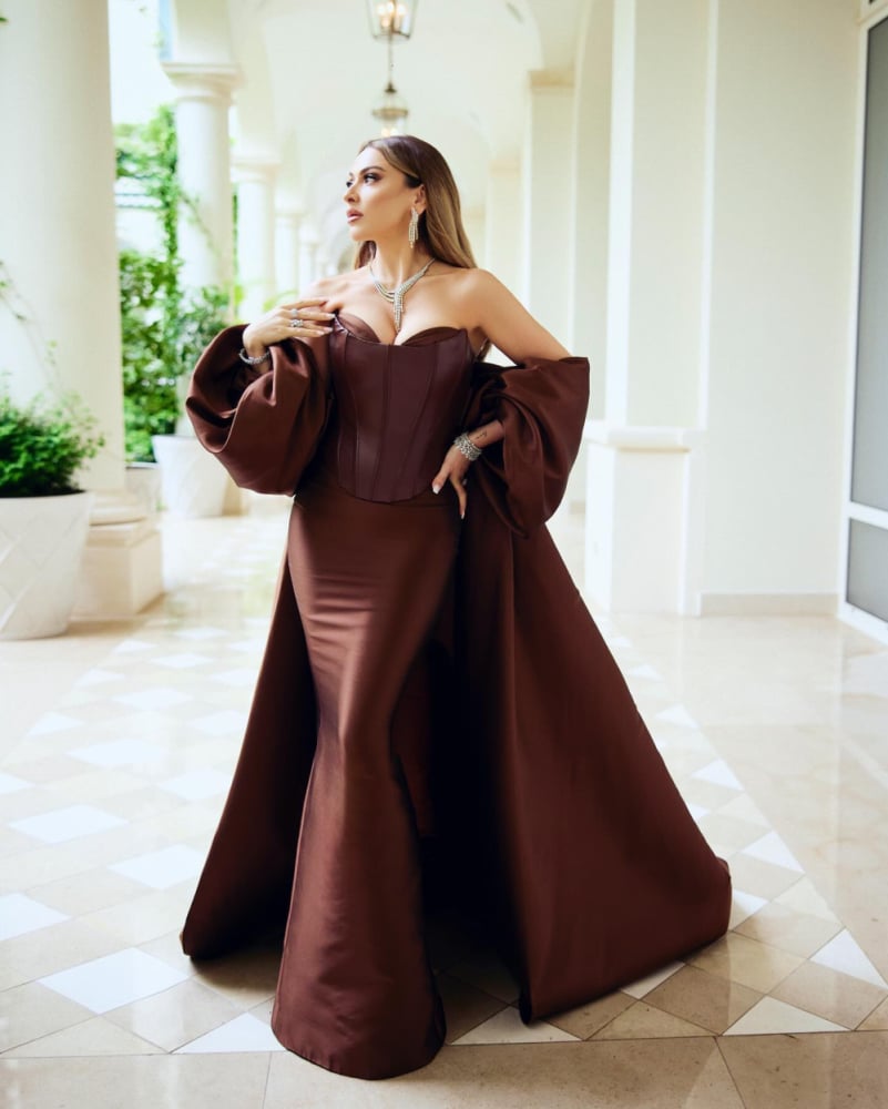 Hadise 'yaz günü'nden paylaştı