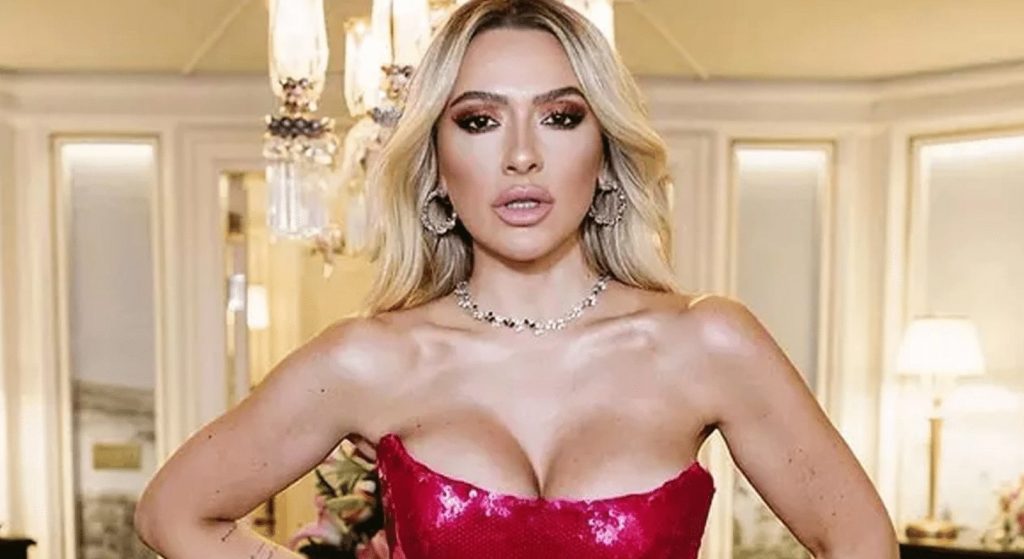 Hadise’den sahnede sürpriz! Hadise'den sahnede sürpriz!