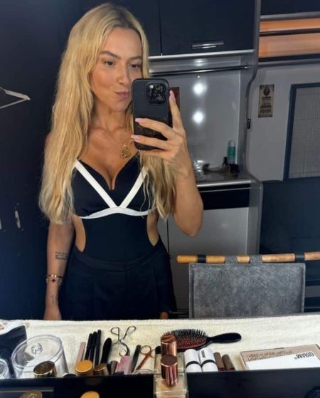 Hadise'den set pozları!