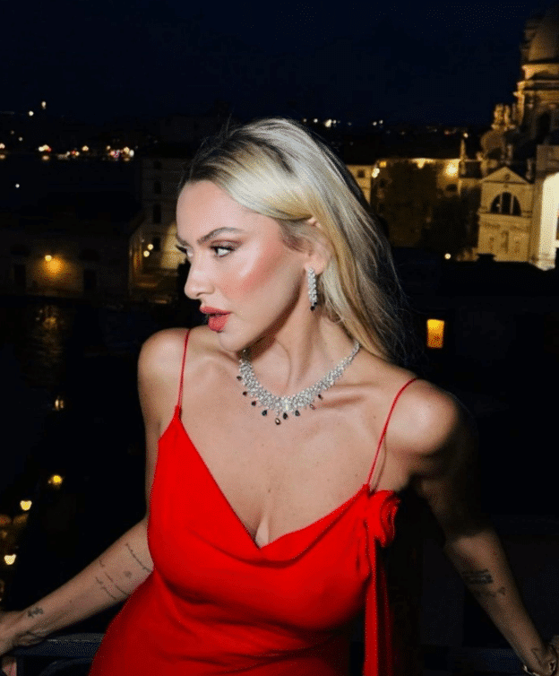 Hadise'den Venedik kareleri!