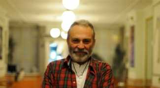 Haluk Bilginer'in yeni projesindeki cesur sahneler çok konuşulacak!