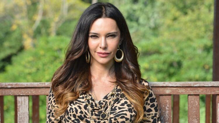 Hande Ataizi Kanal D'nin Camdaki Kız dizisiyle ekrana dönüyor!