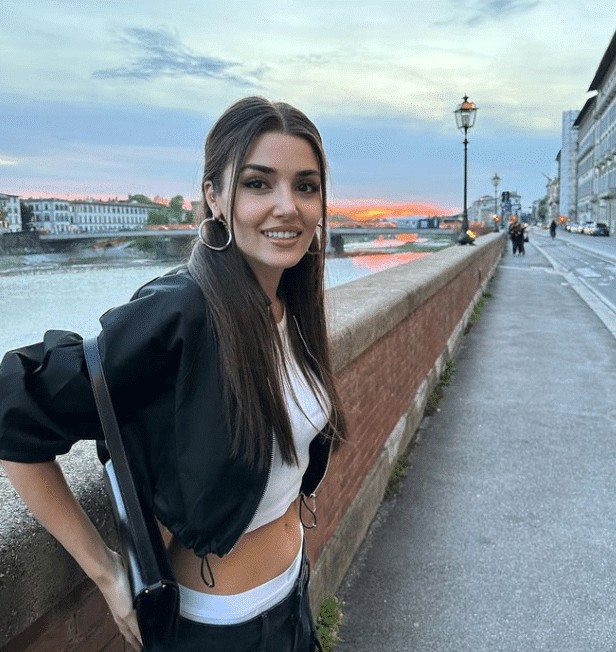 Hande Erçel isyan etti! Hande Erçel isyan etti!