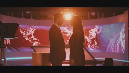 Hande Erçel ve Burak Deniz'li "İki Yabancı" dizisinin adı "Bambaşka Biri" oldu! İlk tanıtım yayında!