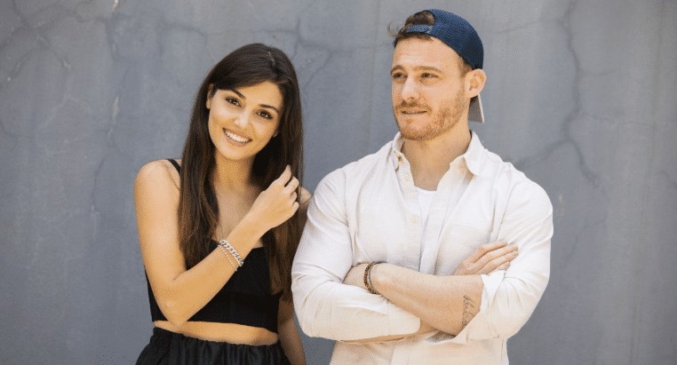 Hande Erçel ve Kerem Bürsin’li Sen Çal Kapımı dizisinin çekimleri başlıyor! Hande Erçel ve Kerem Bürsin'li Sen Çal Kapımı dizisinin çekimleri başlıyor!