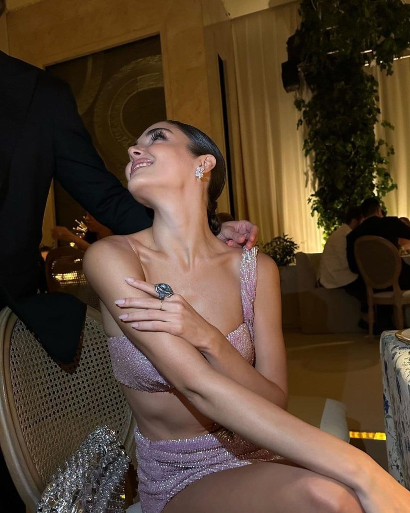 Hande Erçel'den Hakan Sabancı ile el ele ilk fotoğraf!
