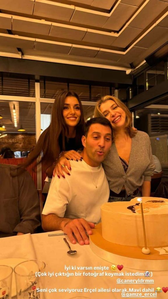 Hande Erçel'den mutlu aile tablosu!