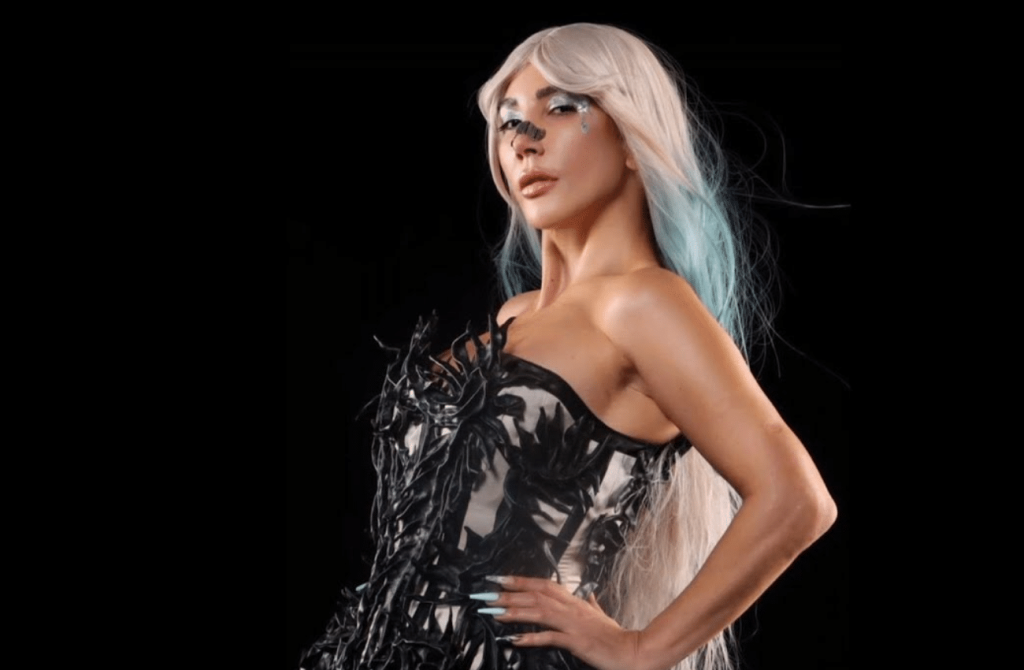 Hande Yener İzmir'i sallayacak